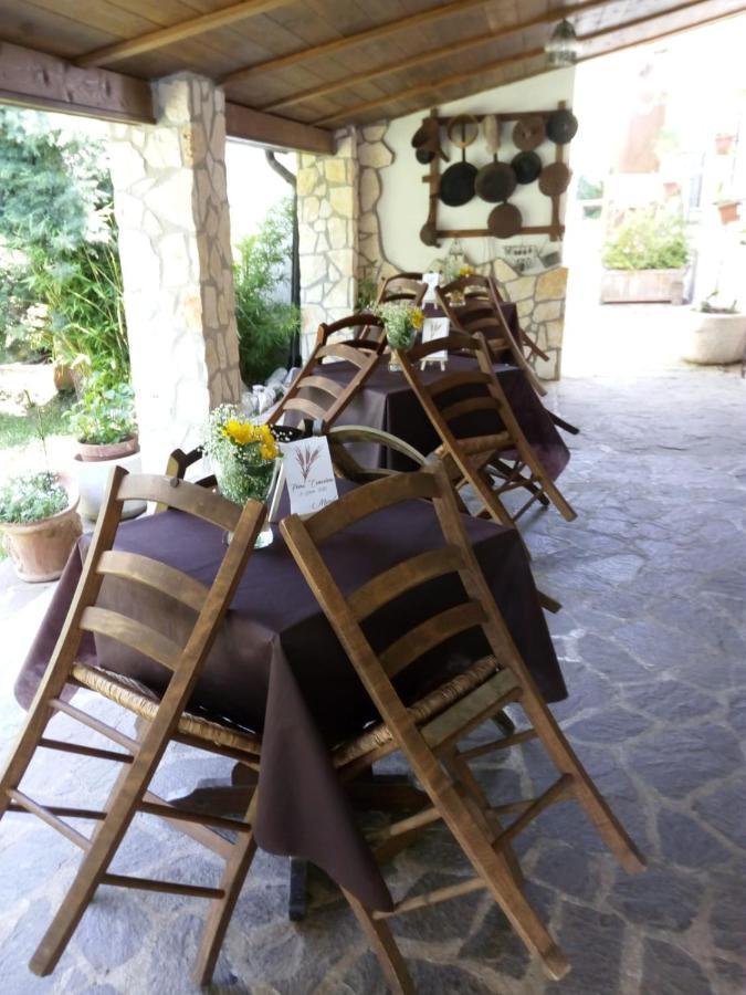 Agriturismo Tre Santi Villa Padula Eksteriør bilde