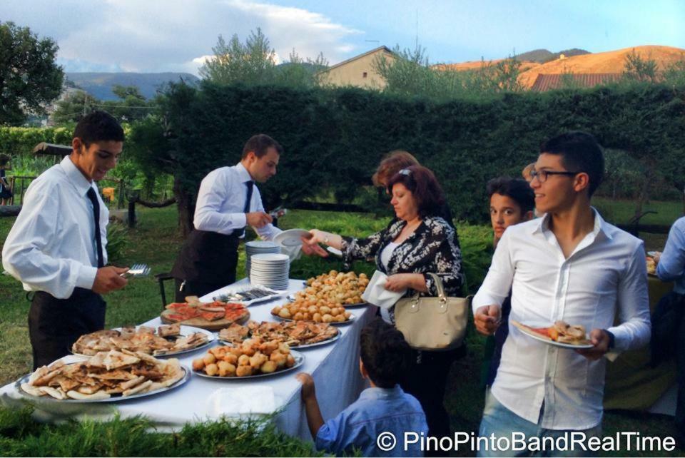 Agriturismo Tre Santi Villa Padula Eksteriør bilde